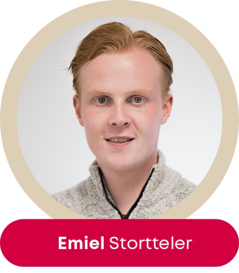 emiel-stortteler-met-cirkel-en-naam