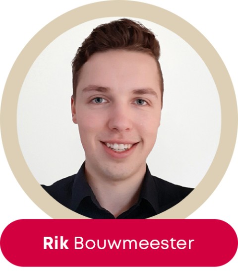 rik-bouwmeester-met-cirkel-en-naam