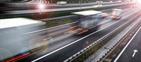 Lauffläche, Schulter und Seitenwand eines LKW-Reifens